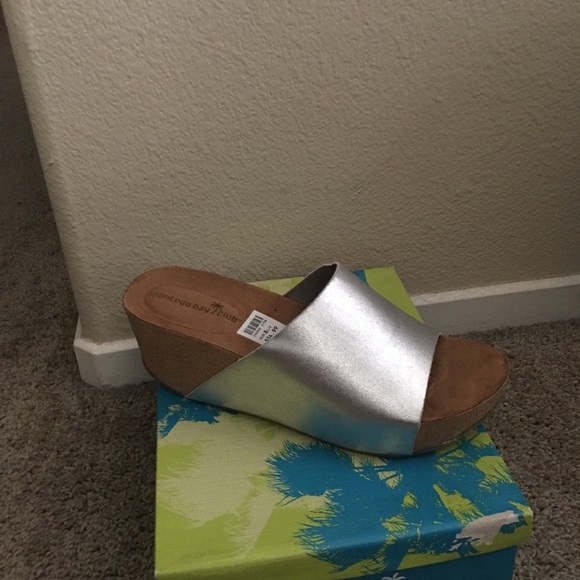 ♦️NIB♦️Montecito Bay Platform Sandals. - Picture 4 of 4